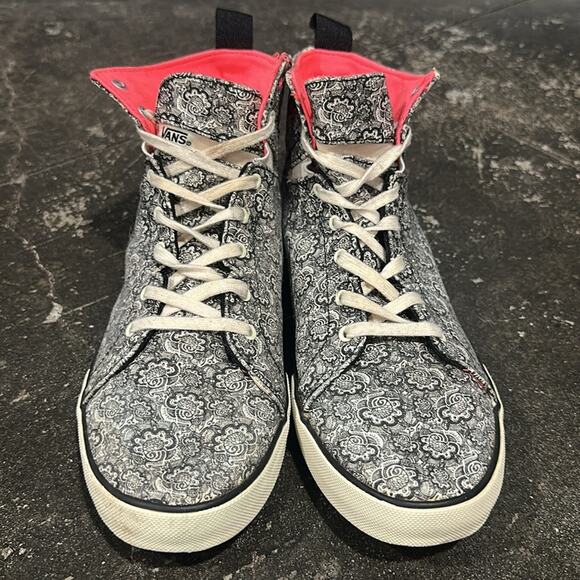 VANS Sydney Henna Hi Womens Black Paisley Print Skate Ankle Sneakers Shoes 8.5 - Picture 2 of 12